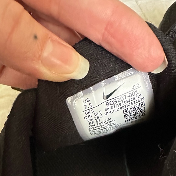 Nike Revolution 5 Triple Black Anthracite Sneakers Shoes BQ3204-001 - Picture 6 of 6